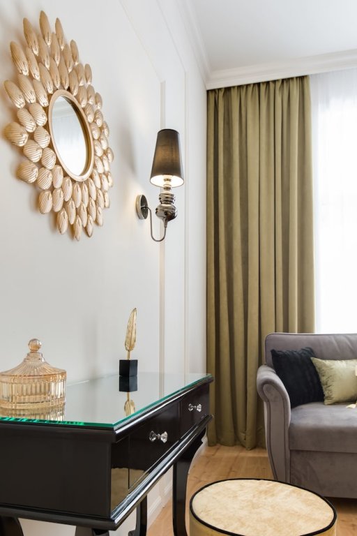 Фото Chestnut Suite - Luxury Home Downtown