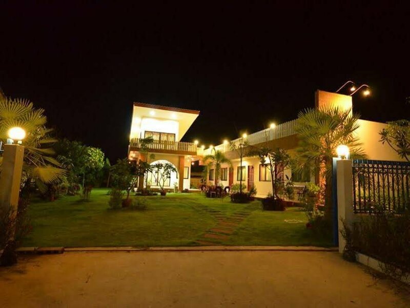 Гостиница Charming Home Resort