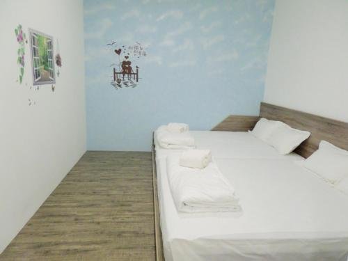 Фото Winggarden Murals House