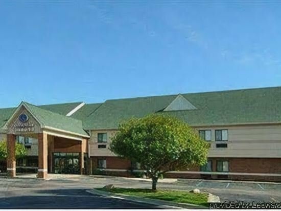 Гостиница A Victory Suites Warren