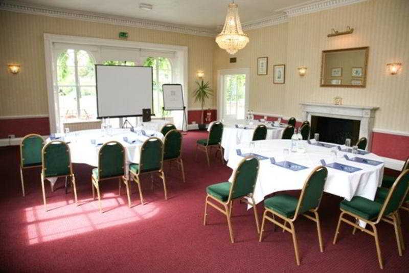 Фото Manor of Groves