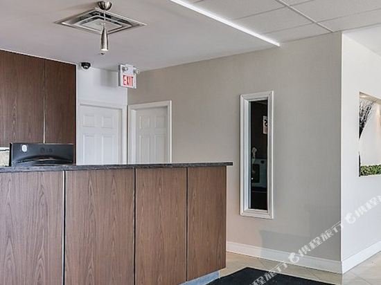 Фото Nu Hotel Toronto