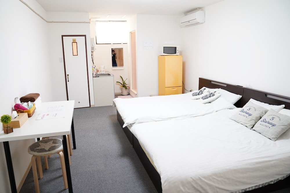 Фото Metro Hanazonocho Apartment 2