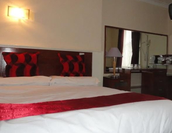 Фото Clifton Court Hotel