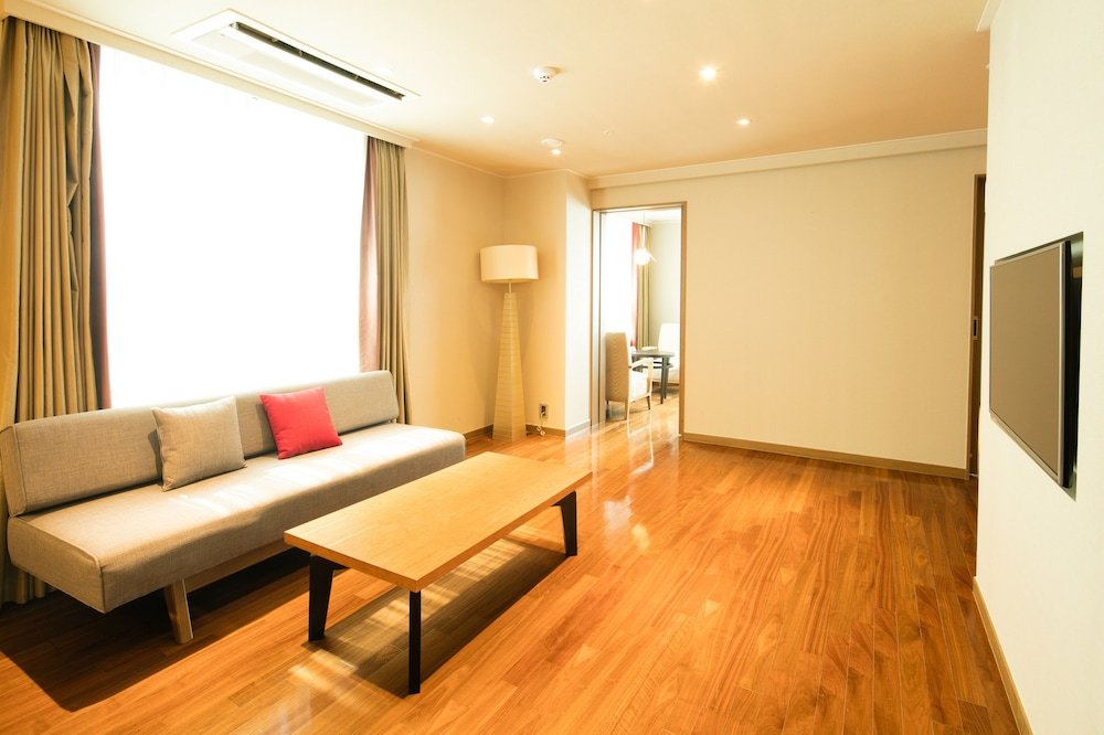 Фото Ramada Hotel and Suites Seoul Namdaemun