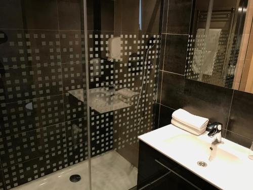 Фото Hostal Antón Martín