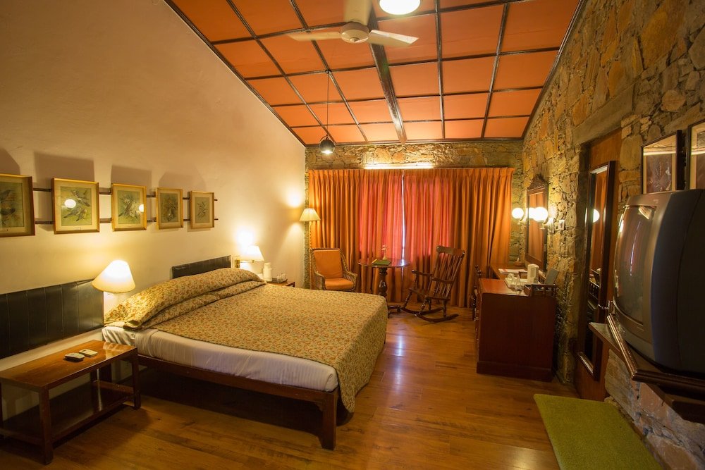 Фото Shikarbadi Hotel