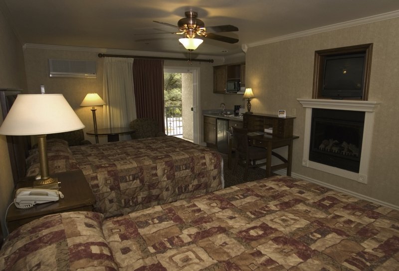 Фото Yosemite View Lodge