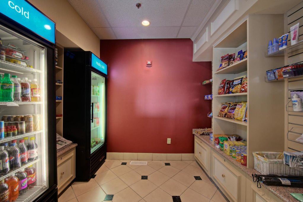 Фото Hilton Garden Inn Overland Park