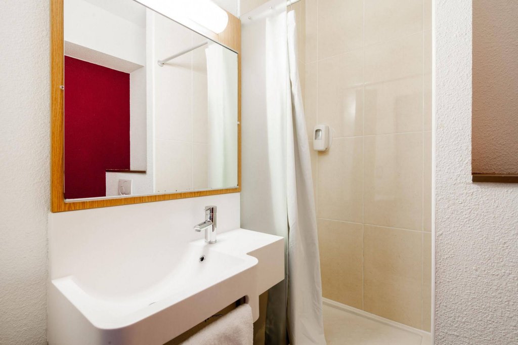 Фото B&b Hotel Paris Le Bourget