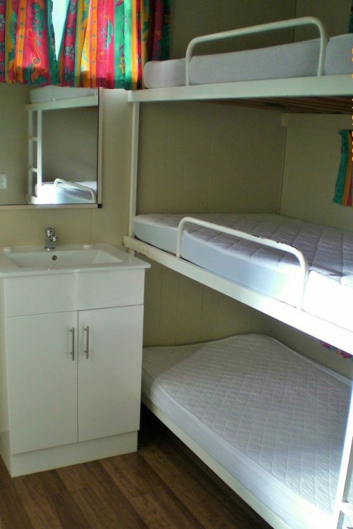 Фото Mallacoota's Shady Gully Caravan Park