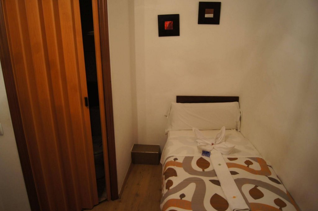 Фото Hostal A Nuestra Senora De La Paloma