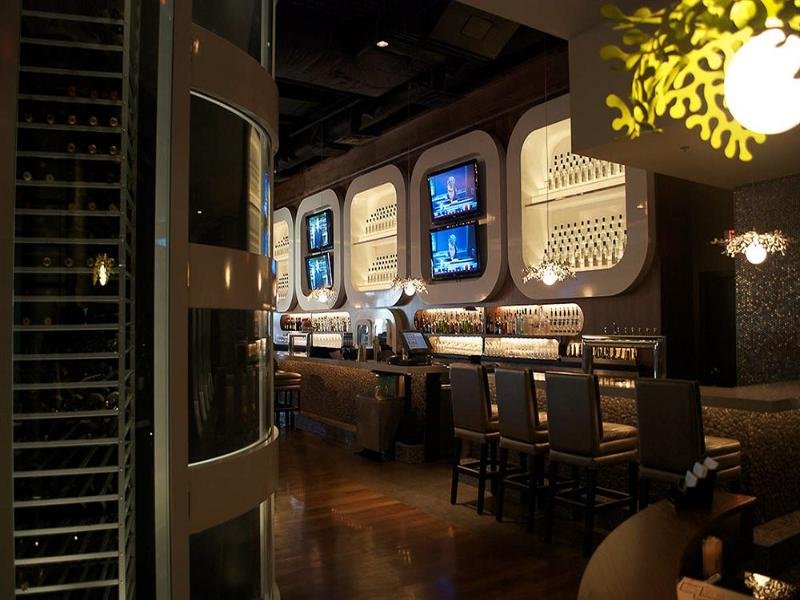 Фото Sandman Signature Vancouver Airport Hotel & Resort