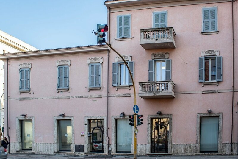 Гостиница La Casa Rosa в Терни