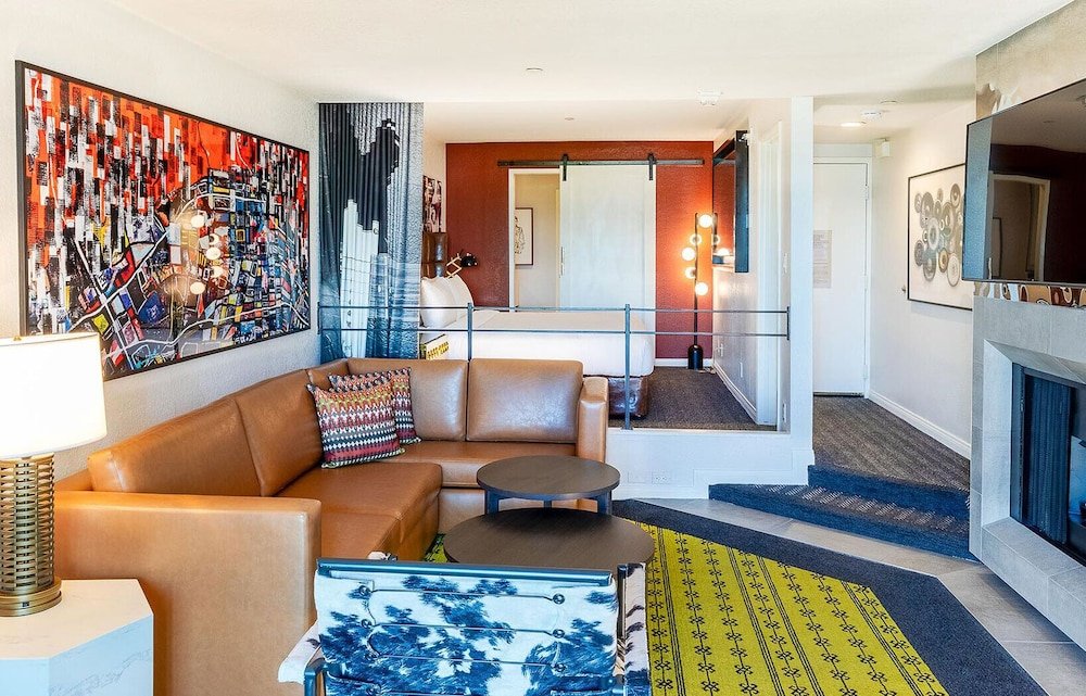 Фото Montrose at Beverly Hills