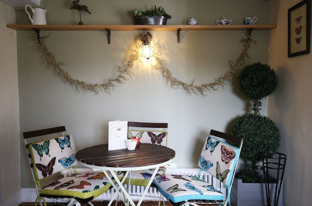 Фото Leasowe Castle