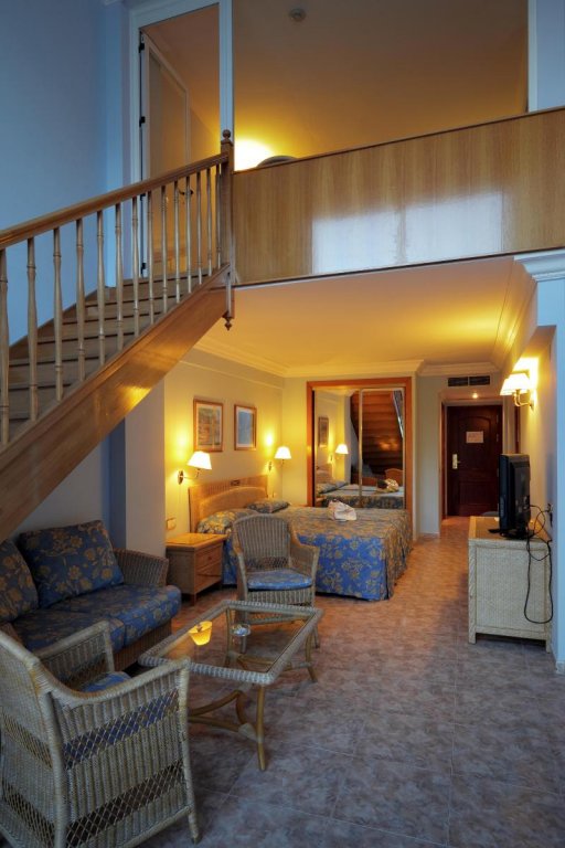 Фото Hotel Palas Pineda