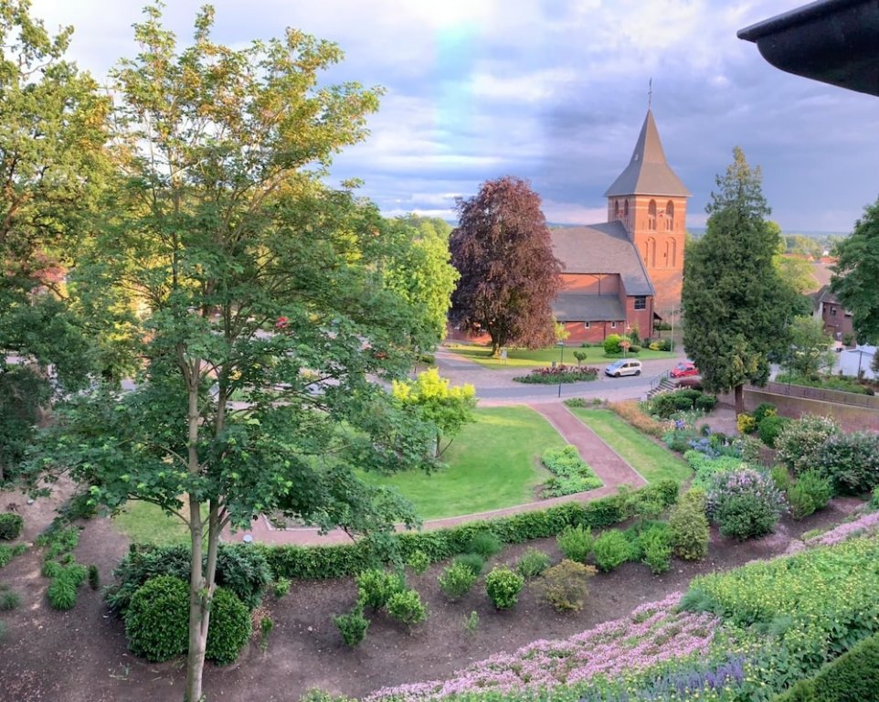 Фото Hotel Burg Wassenberg