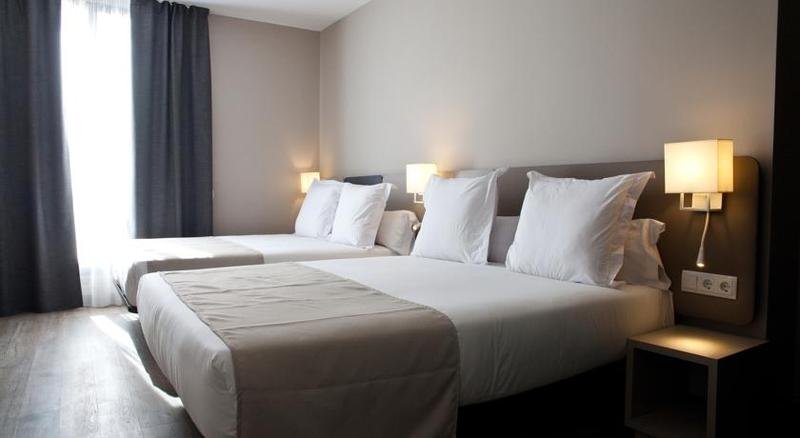 Фото May Ramblas Barcelona