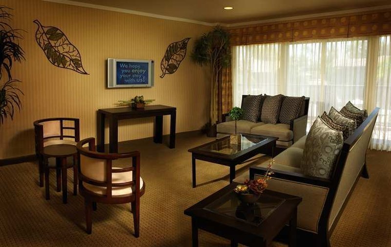 Фото DoubleTree by Hilton Claremont