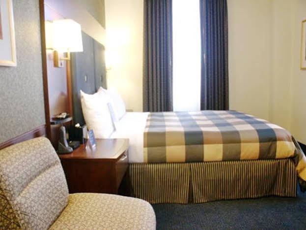 Фото Club Quarters Hotel in Washington Dc