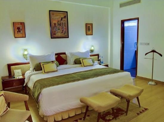 Фото Hotel Clarks Shiraz