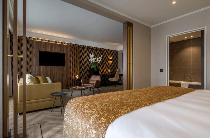 Фото Leonardo Hotel Antwerp The Plaza