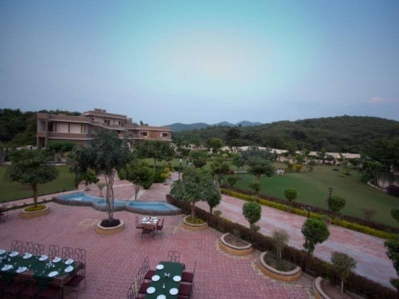 Фото Mulberry Araliayas Resort & SPA