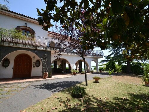 Гостиница Luxury Villa With Private Pool Between Etna and the sea