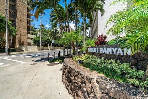 Гостиница Deluxe Waikiki Banyan Condos - Free Parking & Wifi в Гонолулу