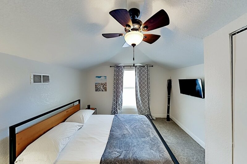Tampa Heights 2-unit Getaway Double Lot 5 Bedroom Duplex