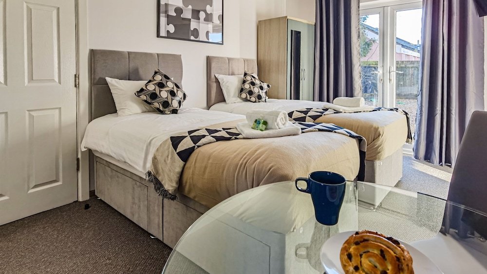 Фото Chadburn House by Your Lettings Uk