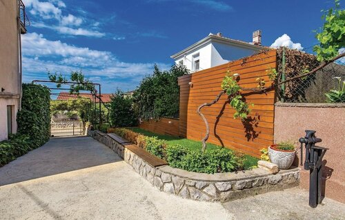 Гостиница Beautiful Home in Rijeka With Wifi and 3 Bedrooms в Риеке