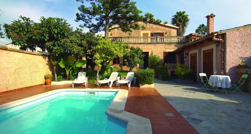 Гостиница Large Mallorcan Villa в Пальме