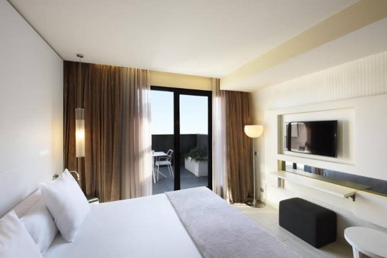 Фото Grums Barcelona Hotel & SPA