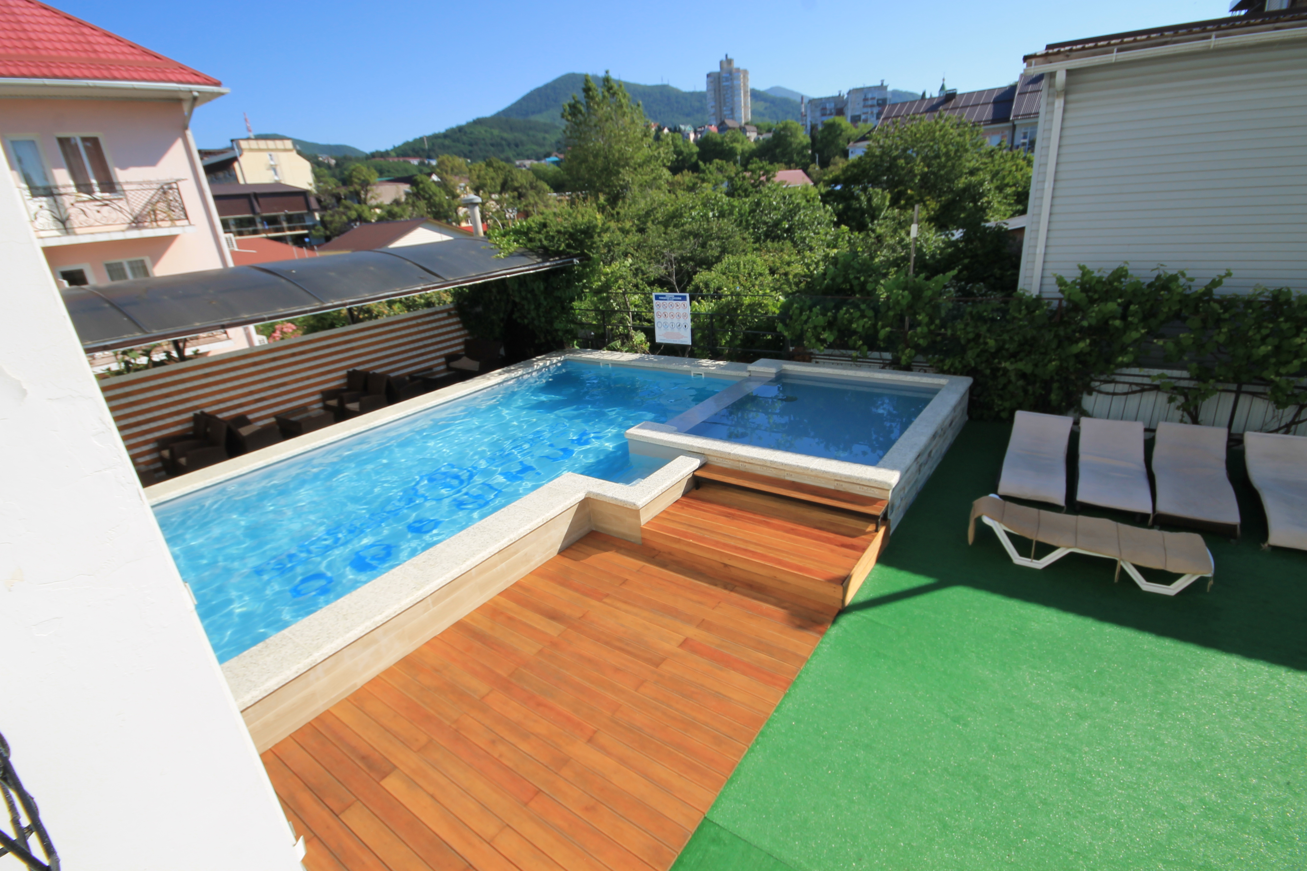 Фото Орешник