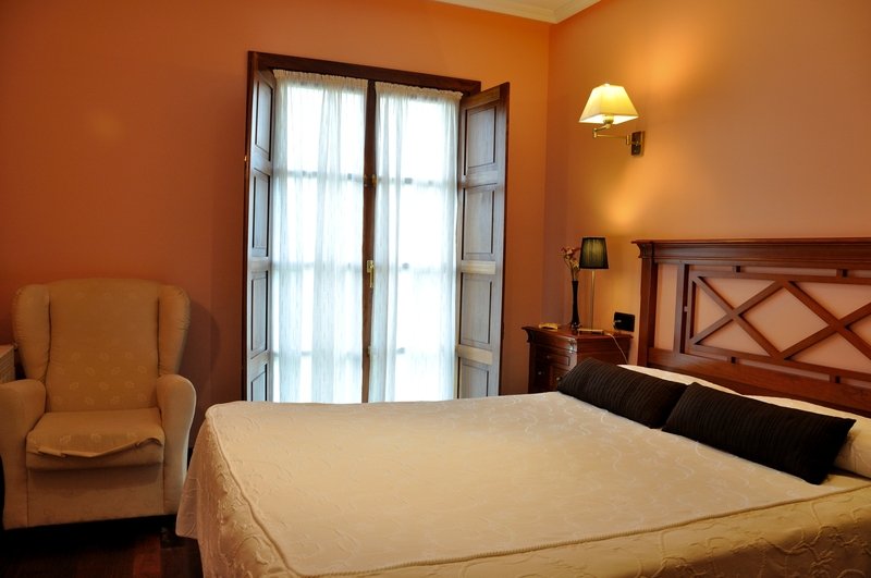 Фото Hotel Puerta del Oriente