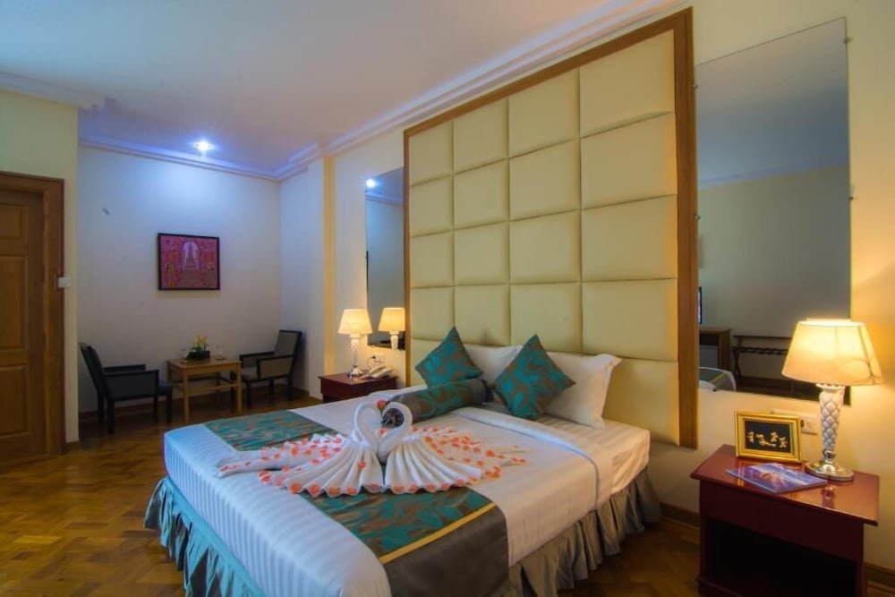 Фото Royal Inlay Hotel