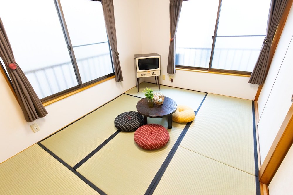 Фото Kagurazaka Retro Bar & Hotel