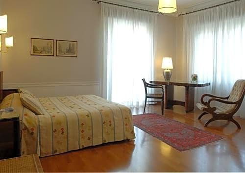 Фото Hotel Lancelot