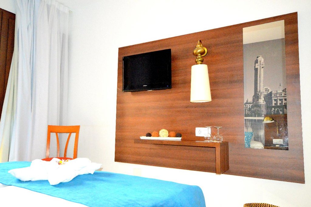 Фото Hotel Adonis Plaza