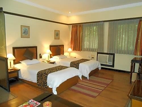 Фото Lytton Hotel