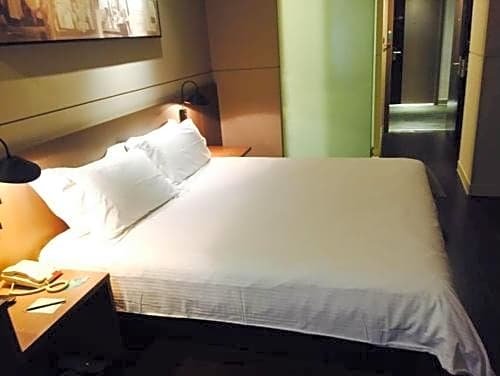 Фото Jinjiang Inn Select Shanghai Chuansha Subway Station