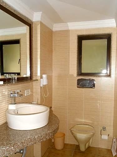 Фото Lytton Hotel