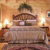 Romantic, pet Friendly Cabin With Private hot Tub, Washer/dryer and Full Kitchen Studio Cabin