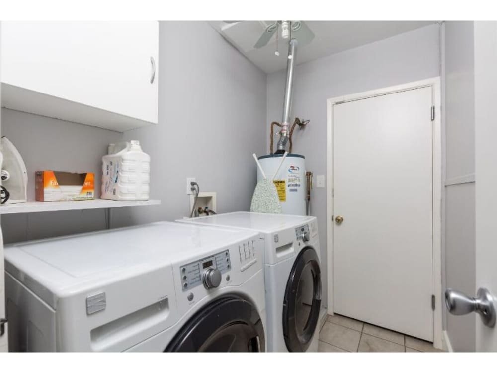 Фото Elm - Modern 4bd Private Pool & Walk to Biltmore