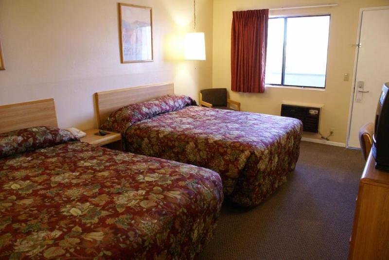 Фото Heritage Inn San Diego