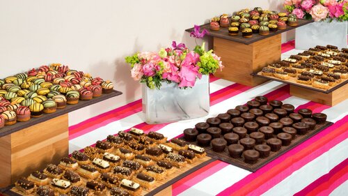 Внешний вид отеля voco Paris - Porte de Clichy в Клишах, фото 1