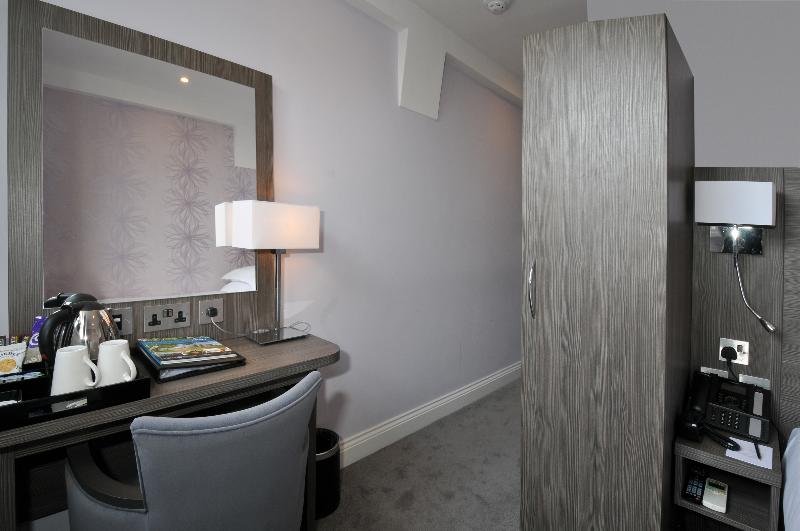 Фото The Bromley Court Hotel