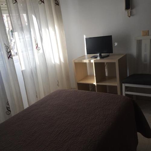 Фото Hostal Mediterráneo